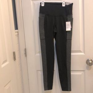 NWT - Old Navy High Rise Street Legging two-toned